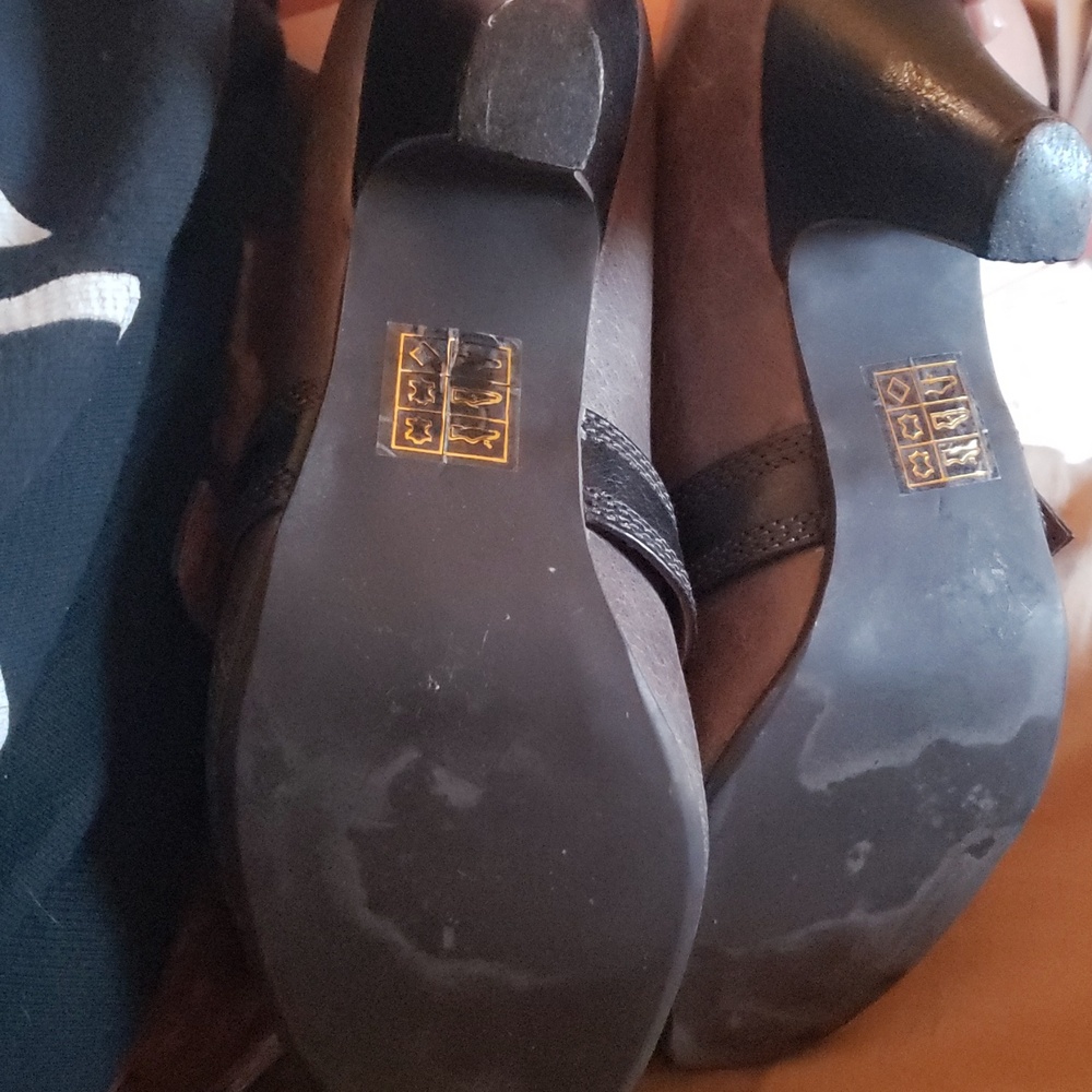 Jeffrey Campbell kitten heel - Picture 3 of 6